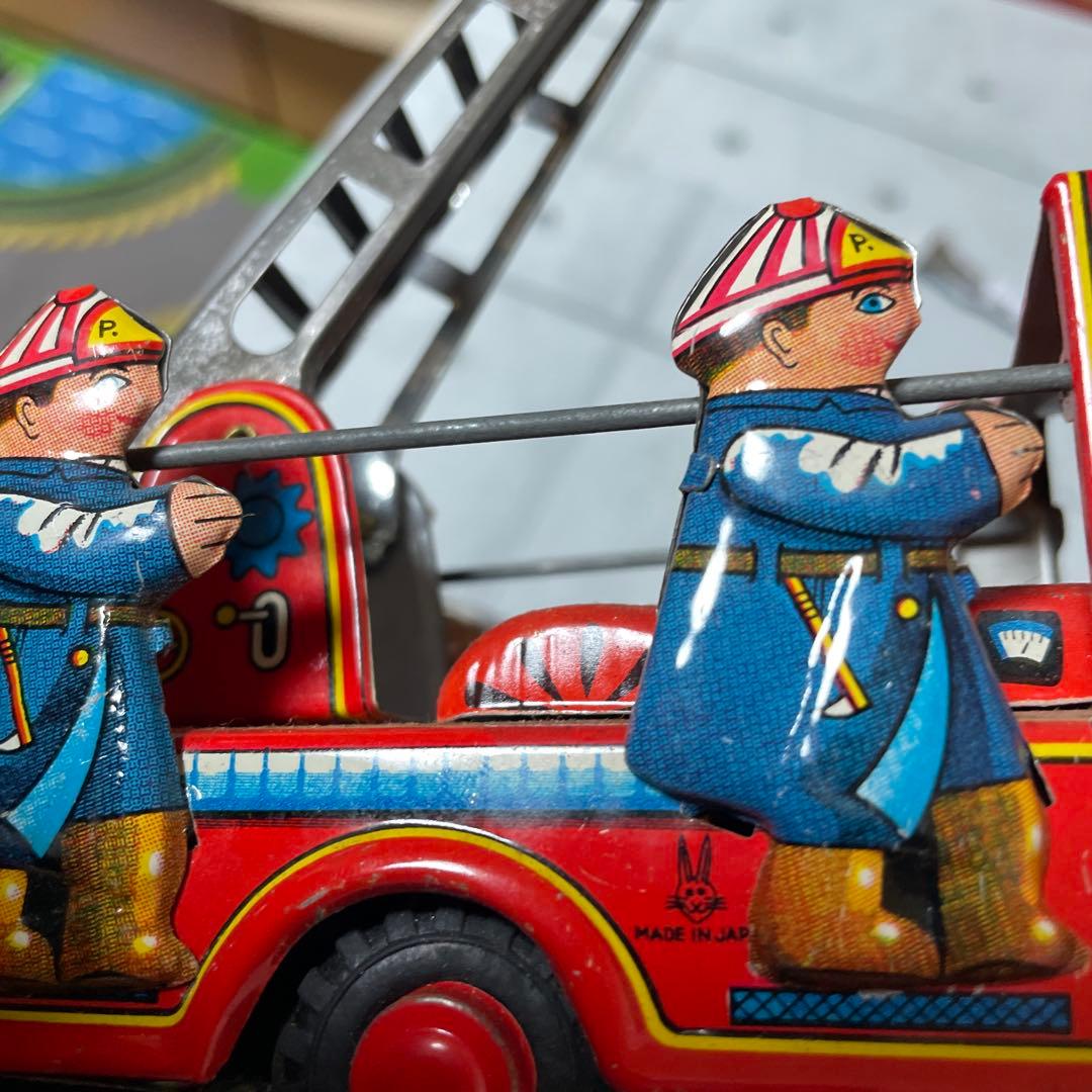 Friction Powered Fire Engineウサギヤブリキフリクショ - メルカリ