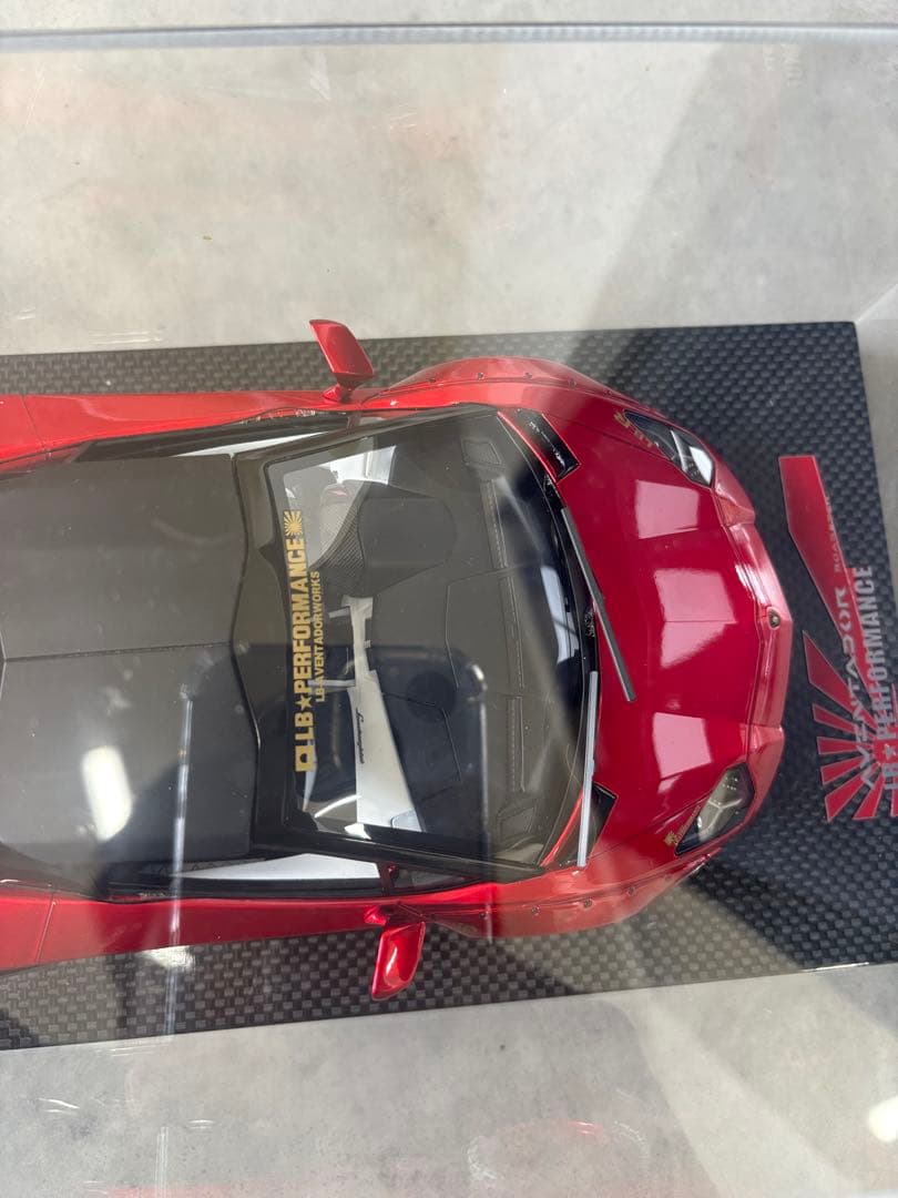 LB-Performance レッド 1/18スケールモデル　ランボルギーニ