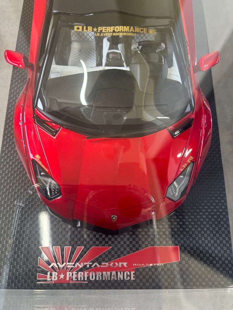 LB-Performance レッド 1/18スケールモデル　ランボルギーニ
