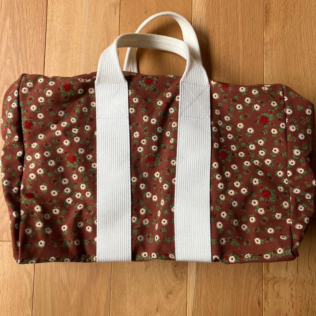 ベルンハルトウィルヘルム　花柄ボストンバッグ ブラウン スカラー ScoLar 型押しスカラーちゃん柄ボストンバッグ （ブラウン