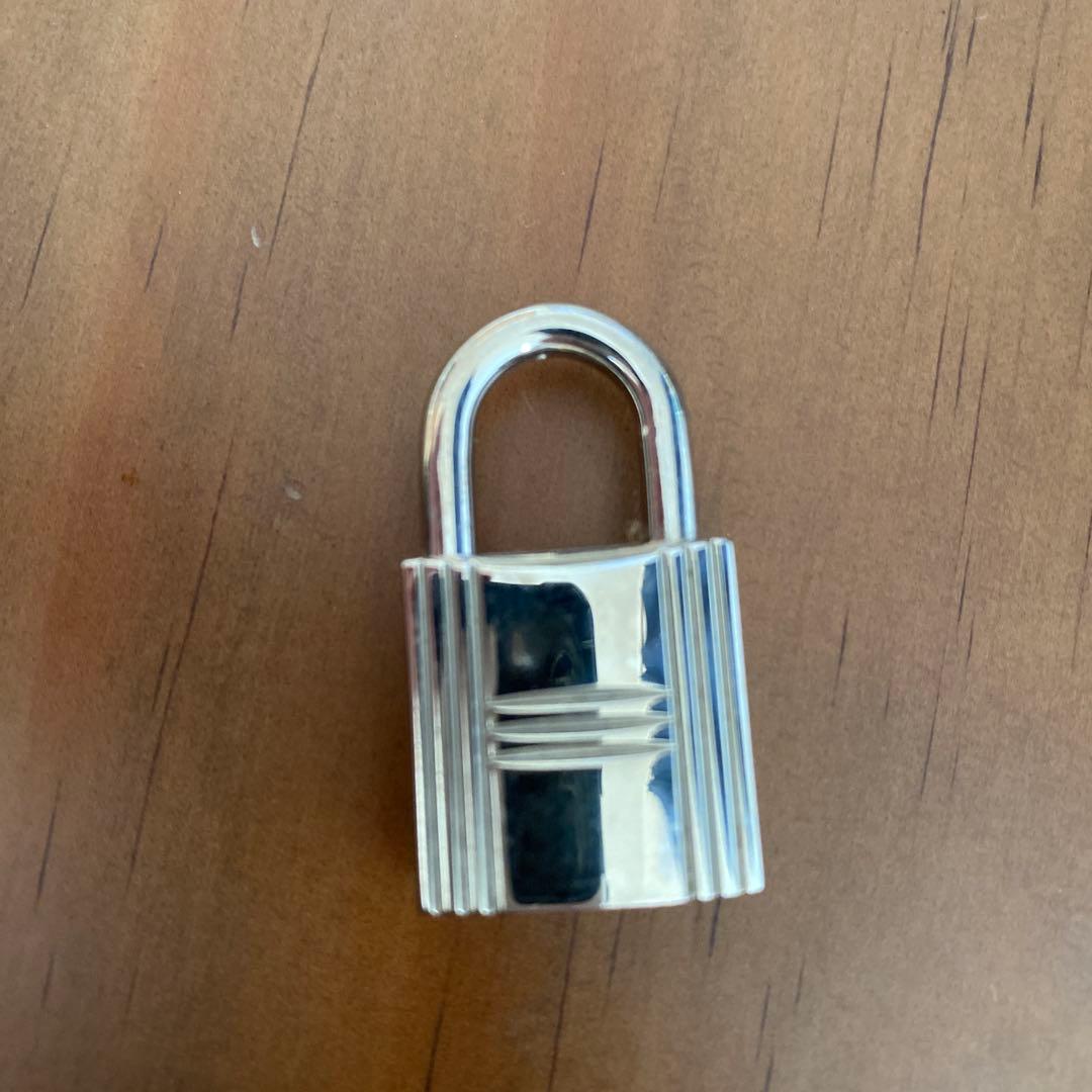 美品 エルメス シルバー カデナ 南京錠 パドロック 鍵 キー NO 104