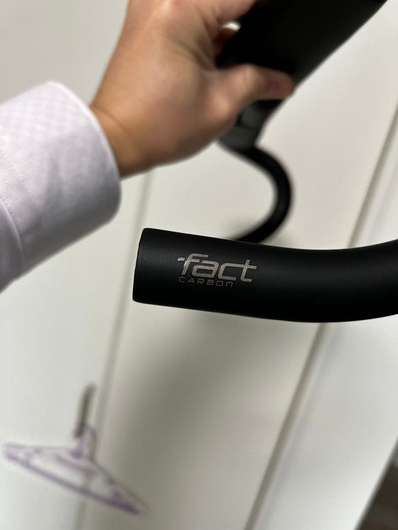 訳有新品 エアロフライ2風 ドロップハンドル カーボン ケーブル内装