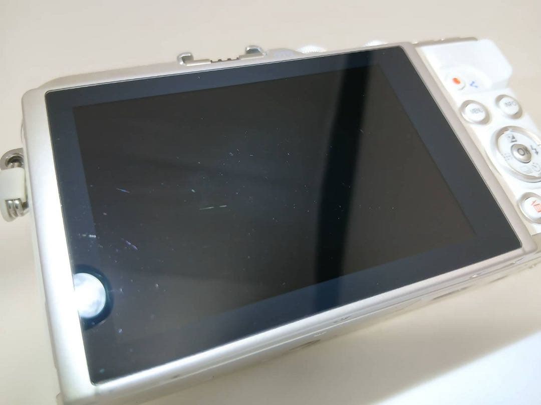 ✨極美品✨オリンパス E-PL10 ボディ❤️ショット数わずか3,601回