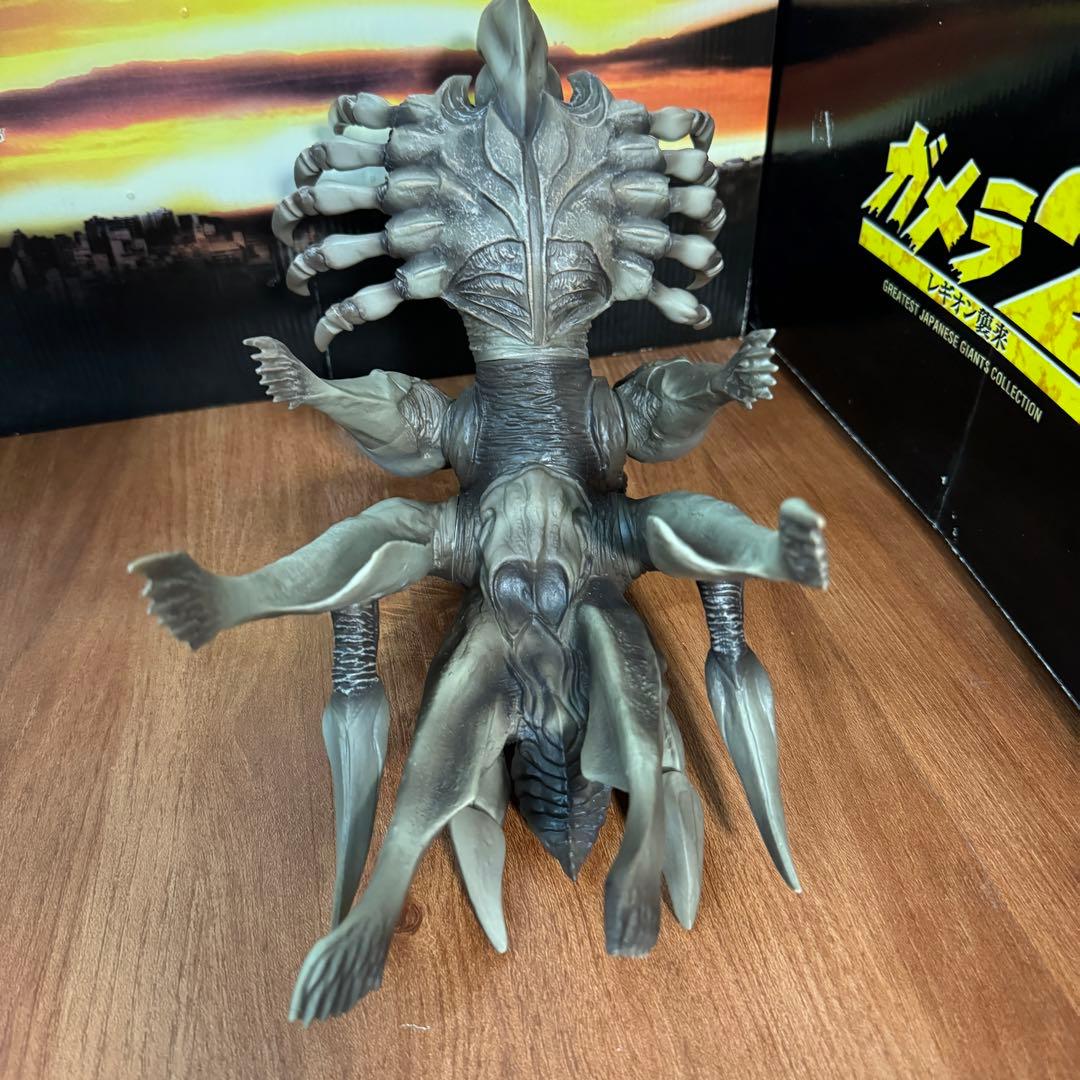 ガメラ2 レギオン襲来 レギオン フィギュア 赤目 限定 箱付き！ - メルカリ