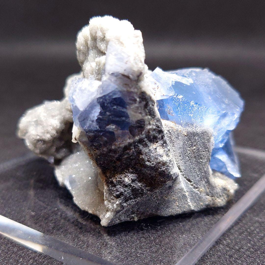 【123g】ブルー フローライト クラスター 母岩付 鉱物標本