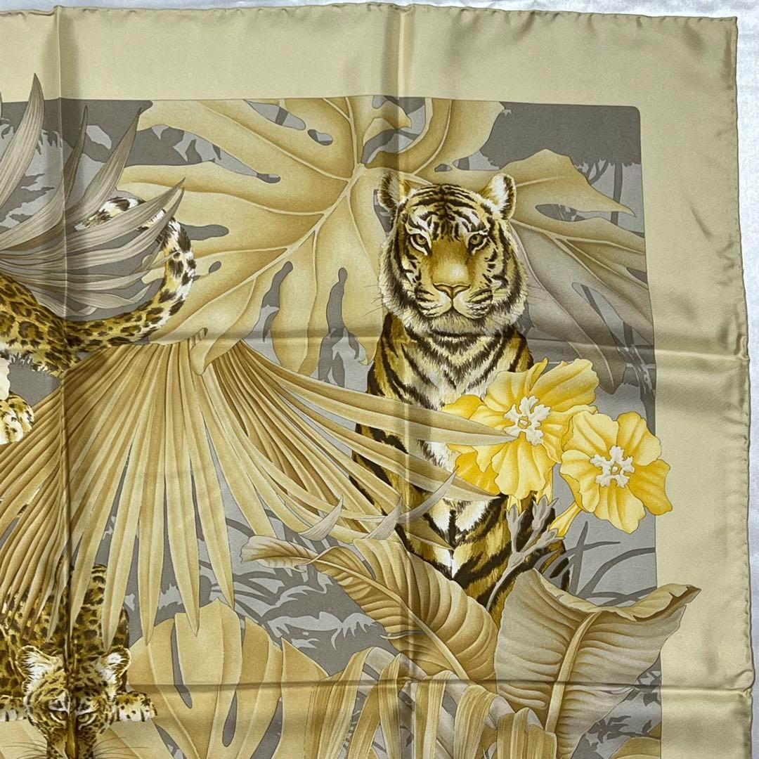 サルヴァトーレフェラガモ スカーフ シルク ヒョウ柄 タイガー柄