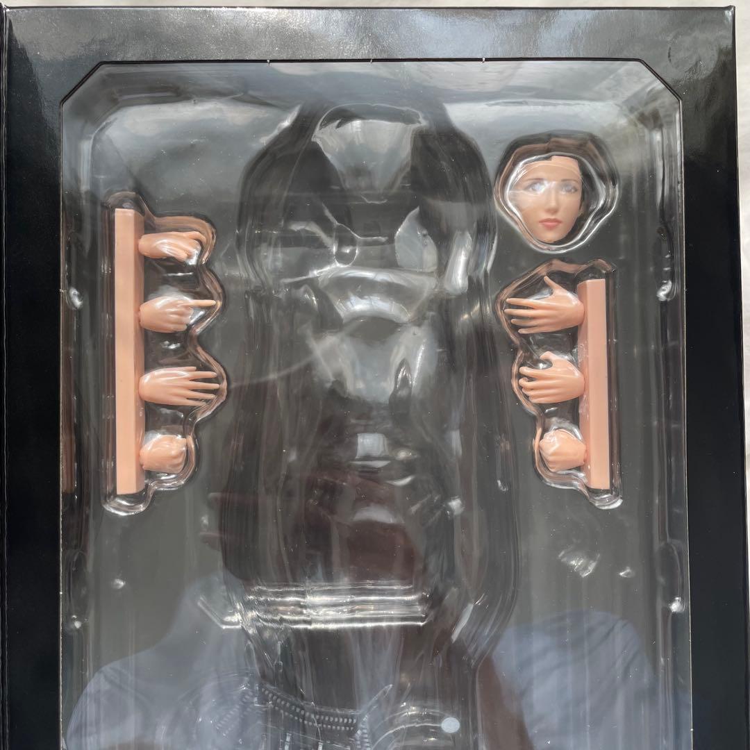 プレイアーツ改　フィギュア　ティファ　格闘家ドレスVer