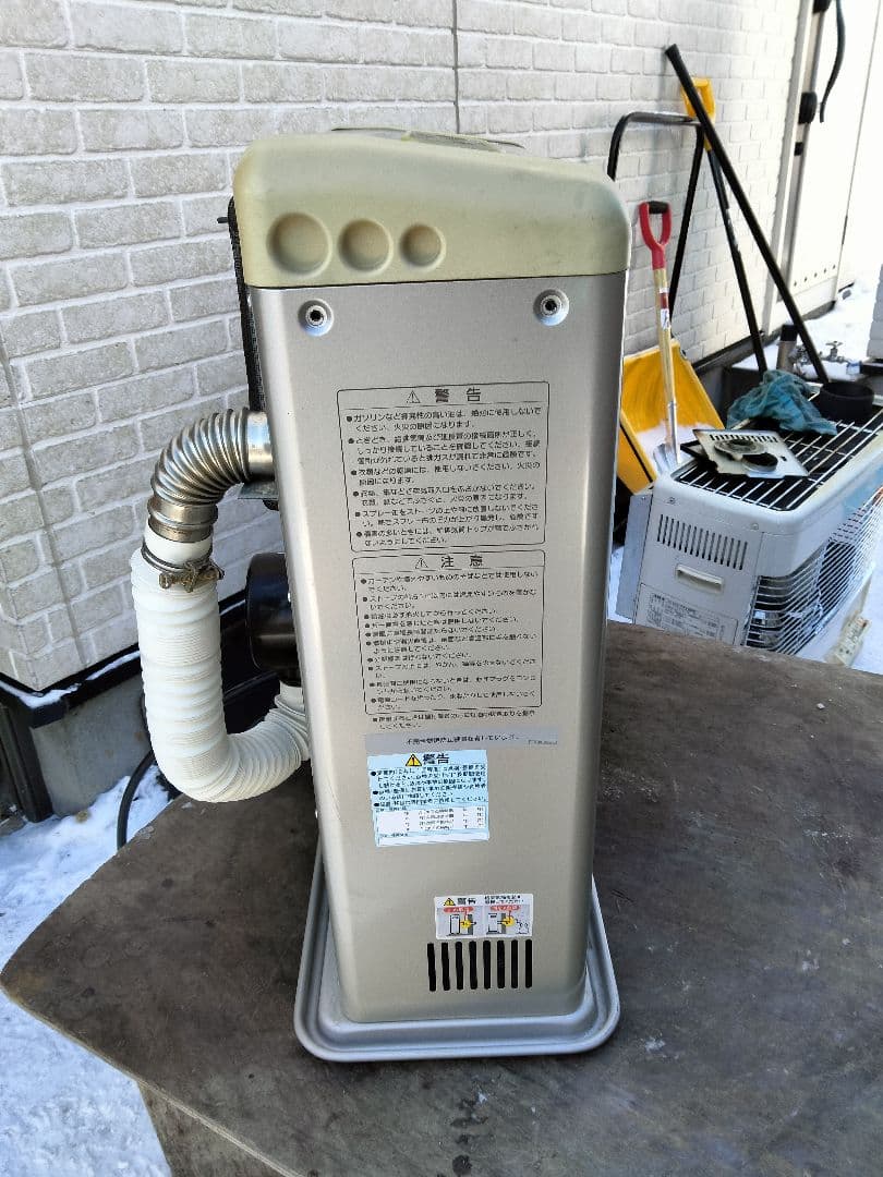 サンポットFF石油ストーブゼータス！品番「FFR‐562SX」2011年式中古品