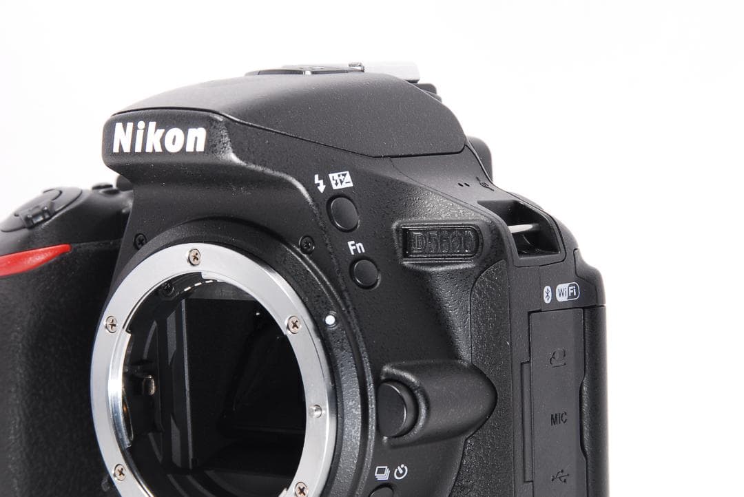 ✨Bluetooth搭載機 ショット数極少✨Nikon D5600 レンズセット - メルカリ