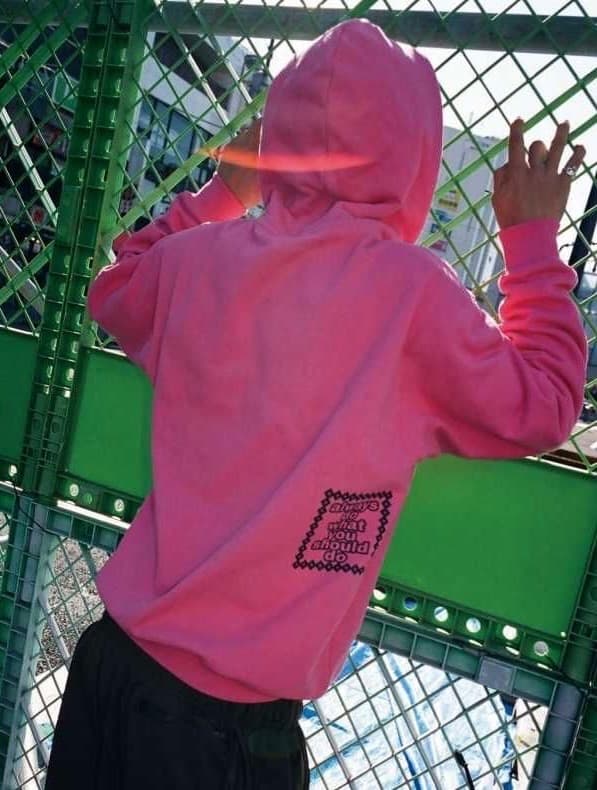 BOTT ALWAYS コラボ ピンク パーカー - メルカリ