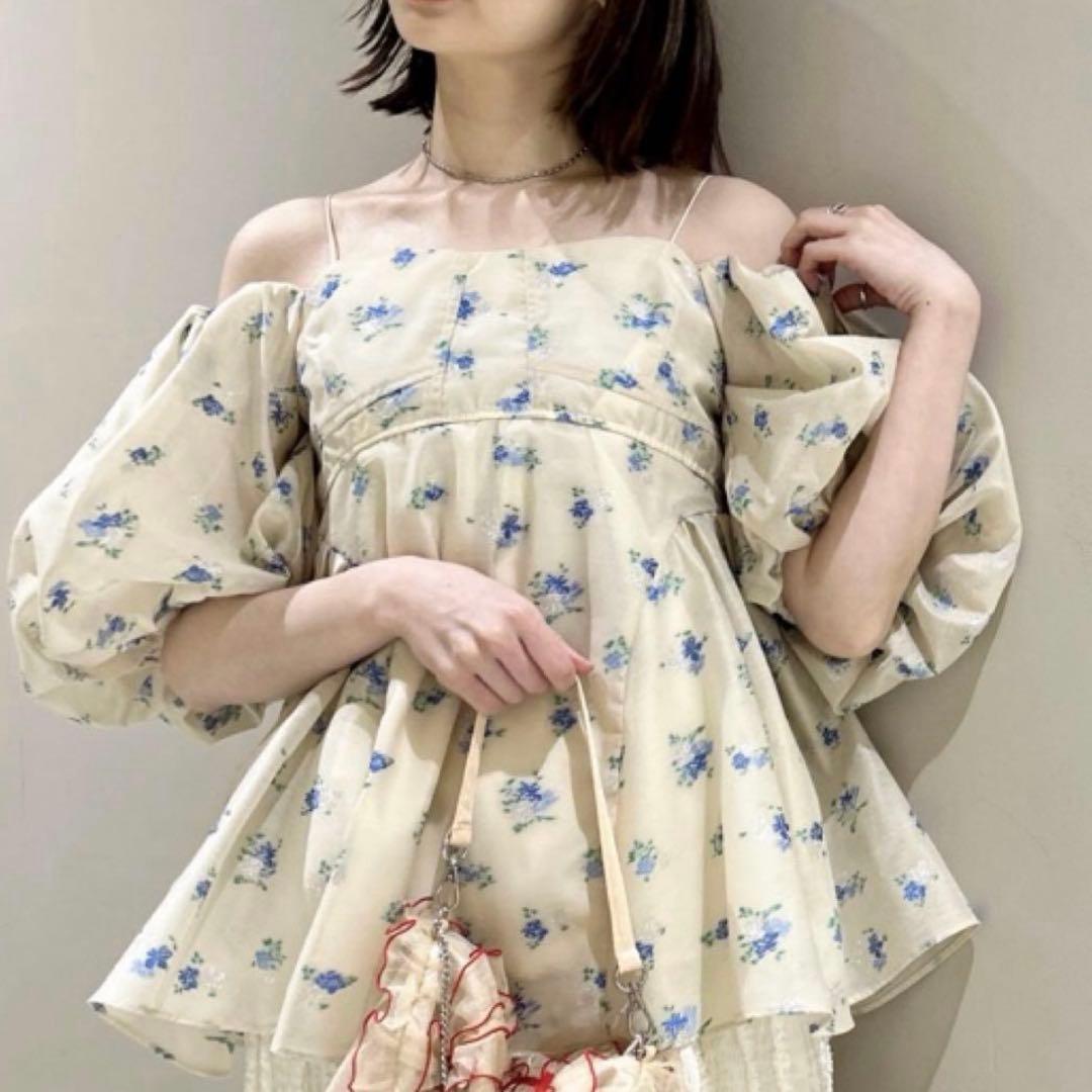 LILY BROWN 【極美品】3wayシアージャガードペプラムブラウス - メルカリ