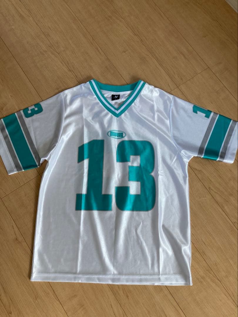 NiziU マユカ ユニフォームTシャツ - メルカリ