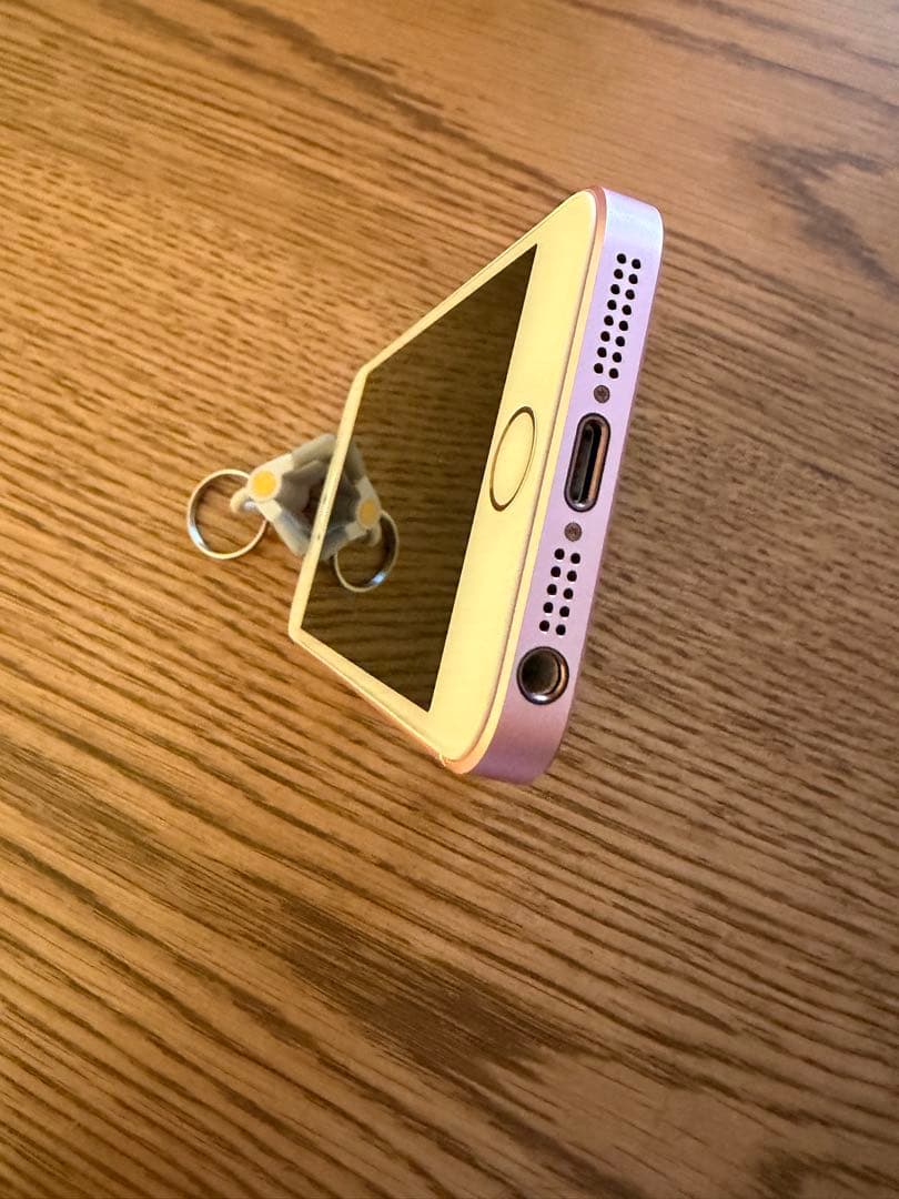 ヒ*ナ様 【美品】iPhoneSE ローズゴールド 32gb バッテリー92% - メルカリ