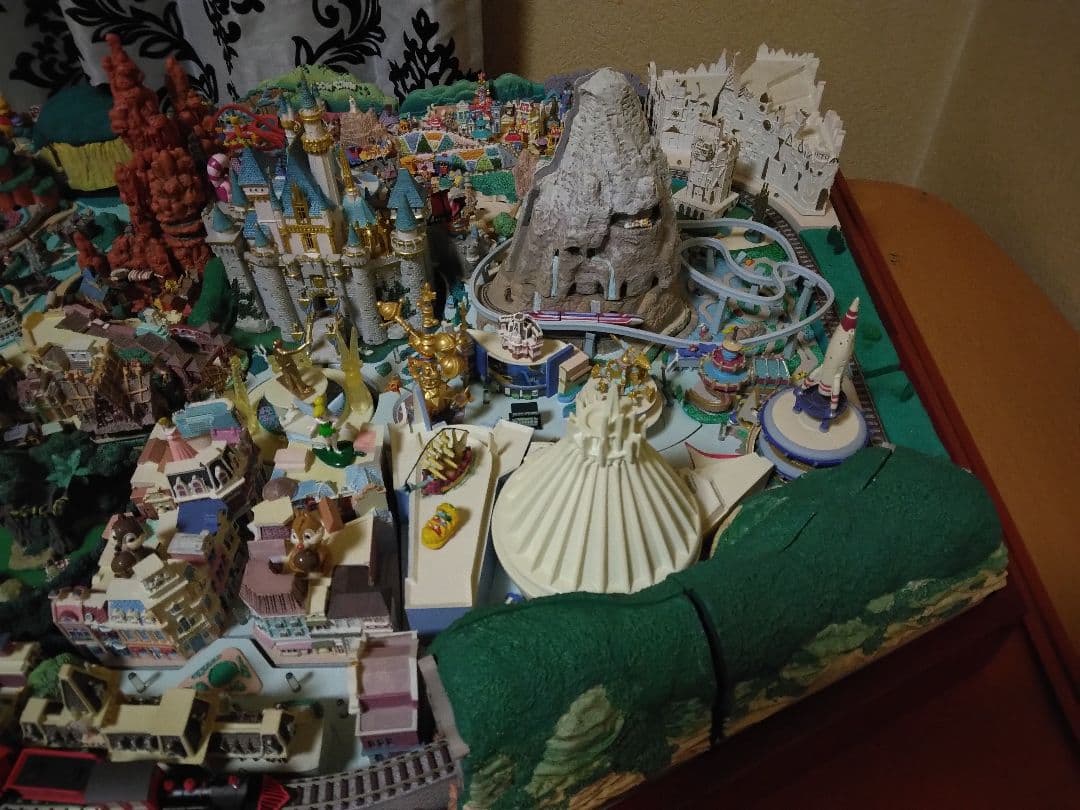 ディアゴスティーニ　ディズニーランド