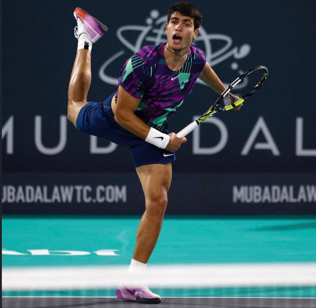 海外限定 アルカラス着用（又は色違い）モデル Nikeテニスウェア