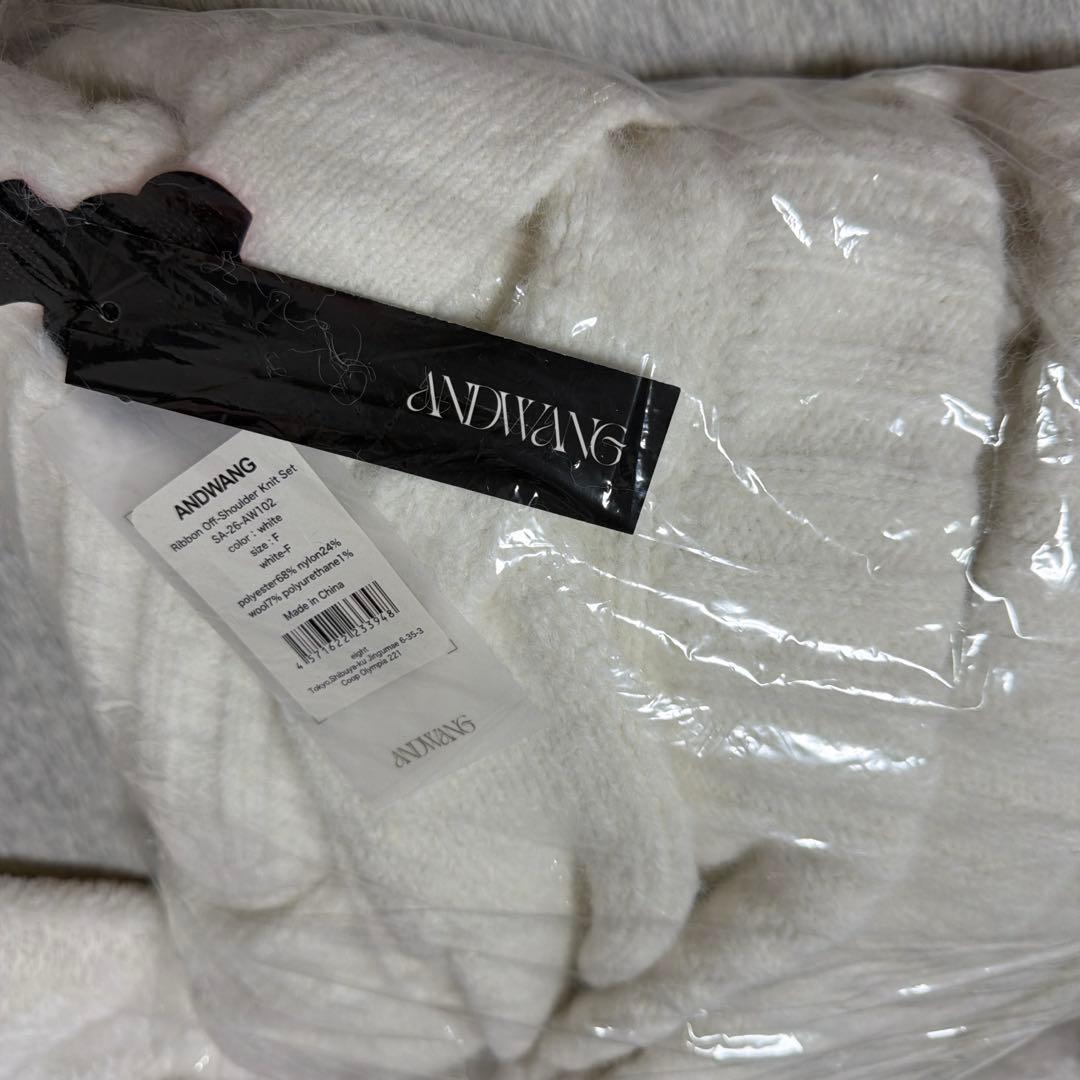 andwang Ribbon Off-Shoulder Knit Set 白 - メルカリ