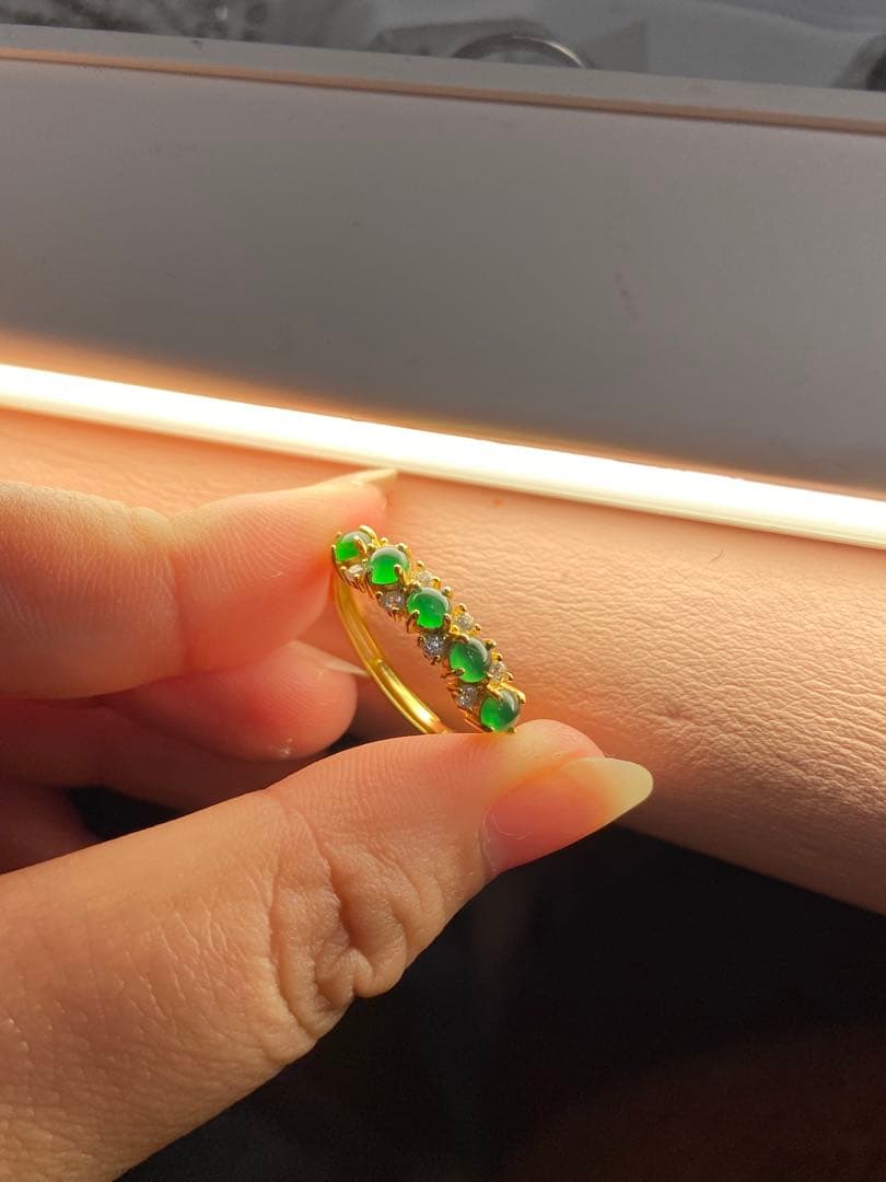 ミャンマー産A貨翡翠 リング｜色標級 氷陽緑 5石｜各3.3mm｜封底