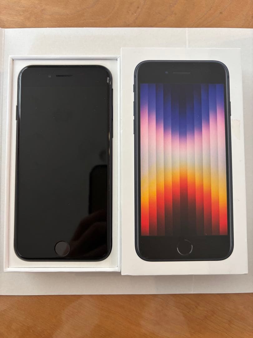 iPhoneSE 第3世代　64GB Apple iPhone SE (第3世代) 64GB SIMフリー [スターライト] 価格比較