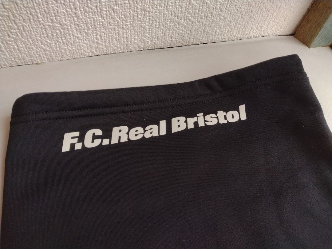 極美品 F.C.Real Bristol ロゴ入りネックウォーマー fcrb