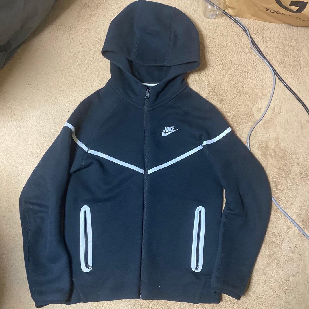 Tee Shyne着用】NIKEテックフリース - メルカリ