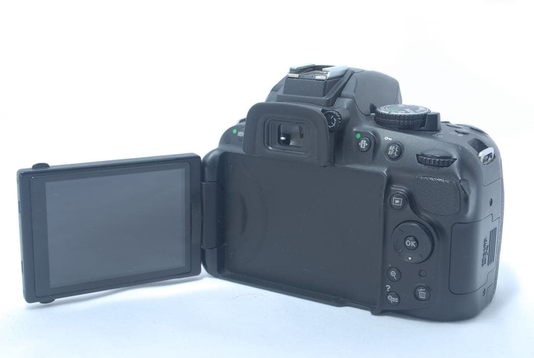 新品級ショット数✨Nikon D5200 スマホ転送 バリアングル液晶 自撮り