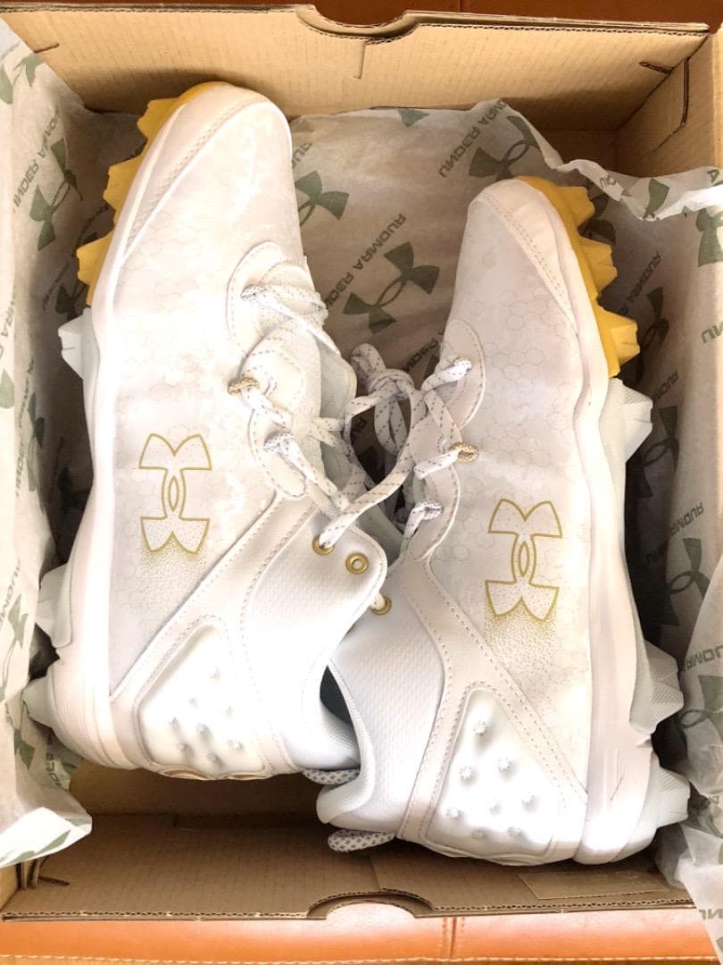 新品2026年USA国内限定☆アンダーアーマー野球ハーパー8MidRm28cm