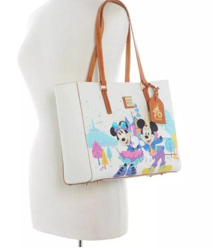 限定商品　【日本未発売】ディズニーランド70周年 ドゥーニー トート