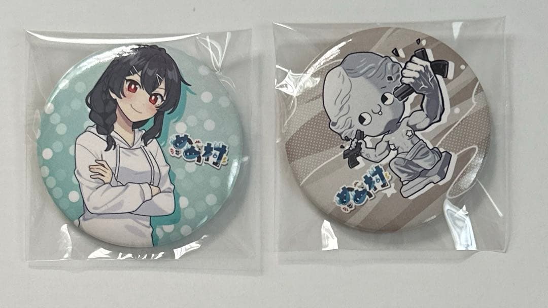 めめ村 ポップアップ ラテ ガンマス 缶バッジ - メルカリ