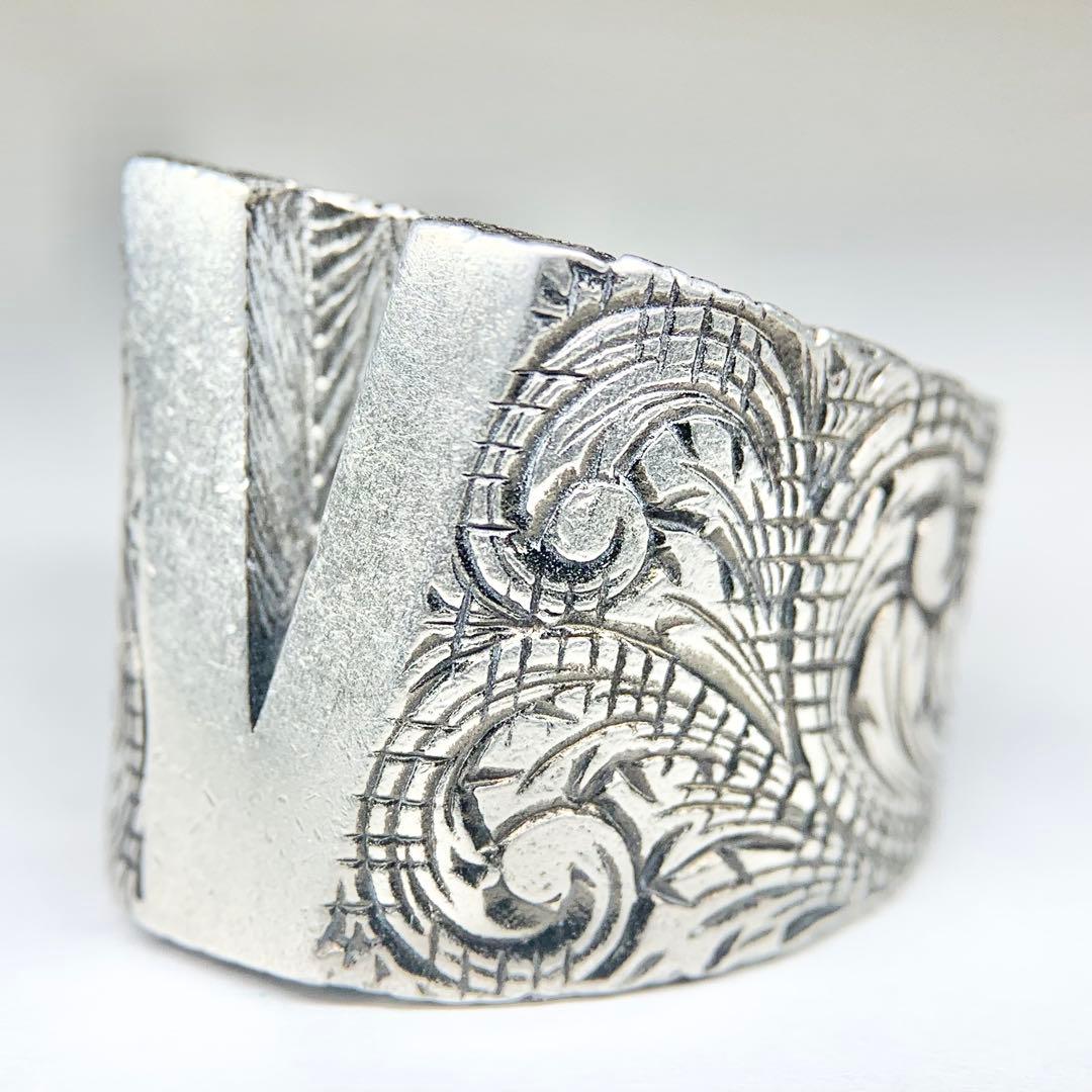 希少 GUCCI リング V アラベスク アルファベット 925 21号相当 - メルカリ