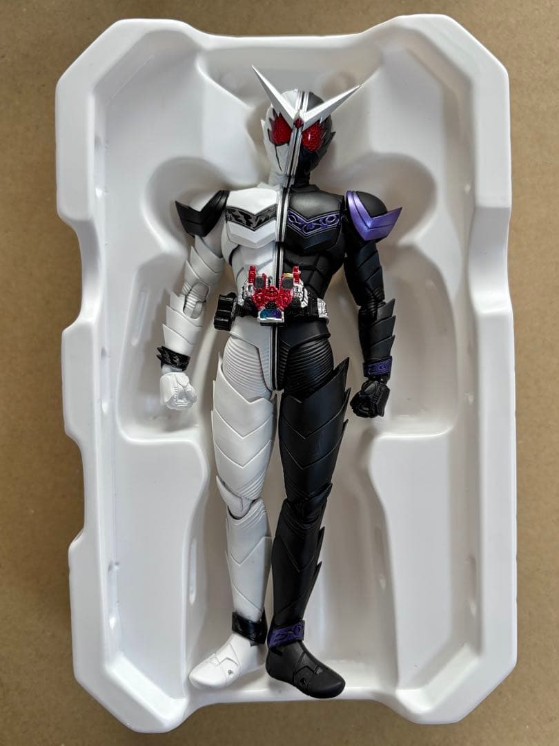 S.H.Figuarts（真骨彫製法） 仮面ライダーW ファングジョーカー