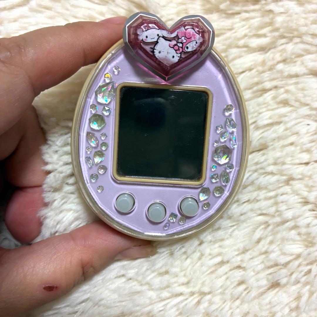 最終値下げ！！！！たまごっちピース　サンリオ 動作OK✨️ Tamagotchi P's たまごっちピース ピンクサンリオ - メルカリ