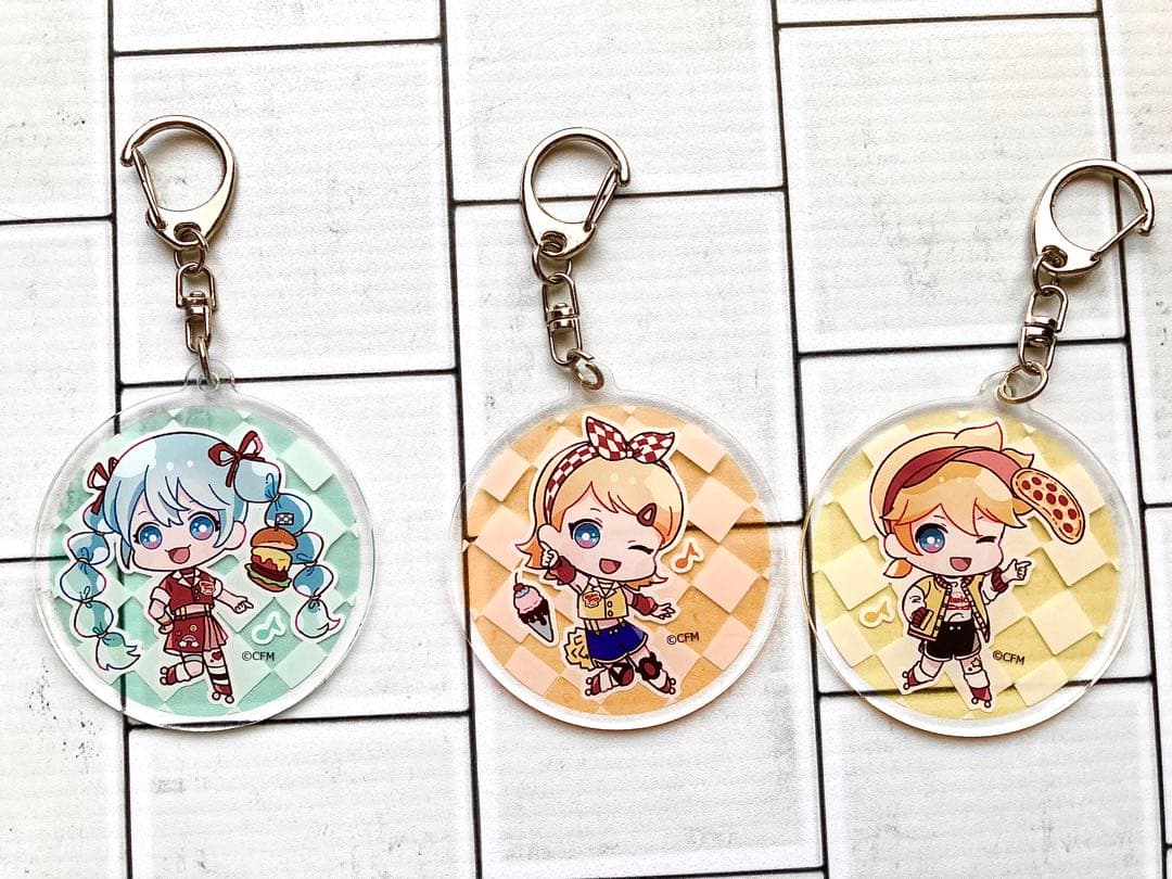初音ミク・鏡音リン・レン アクリルキーホルダー 6個セット - メルカリ