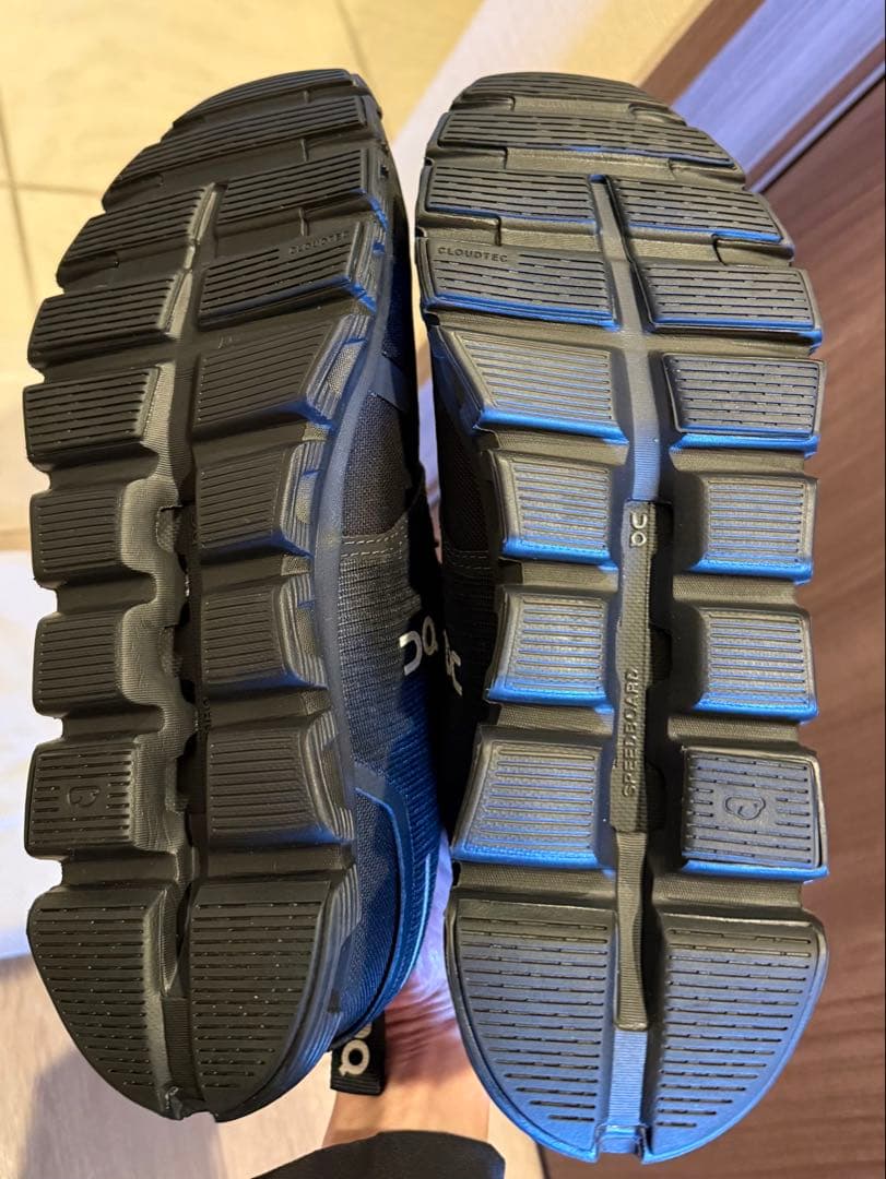 k*y様 【試着のみ】On Cloud6 WPオン スニーカー 25.5cm