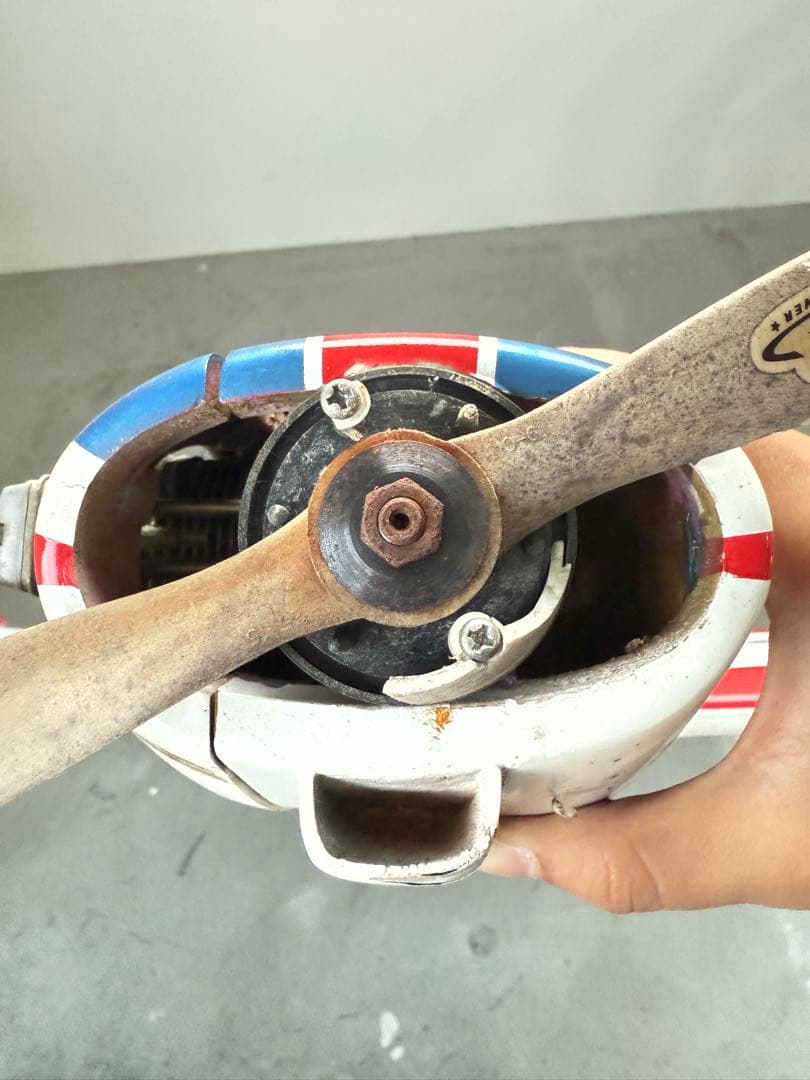 モーターグライダー RC飛行機 赤・青・白のストライプ