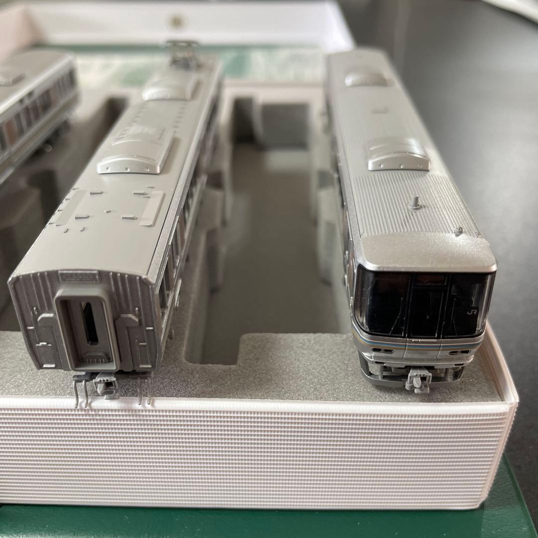 KATO 223系1000番台直流近郊形電車 基本セット　クハ222不点灯