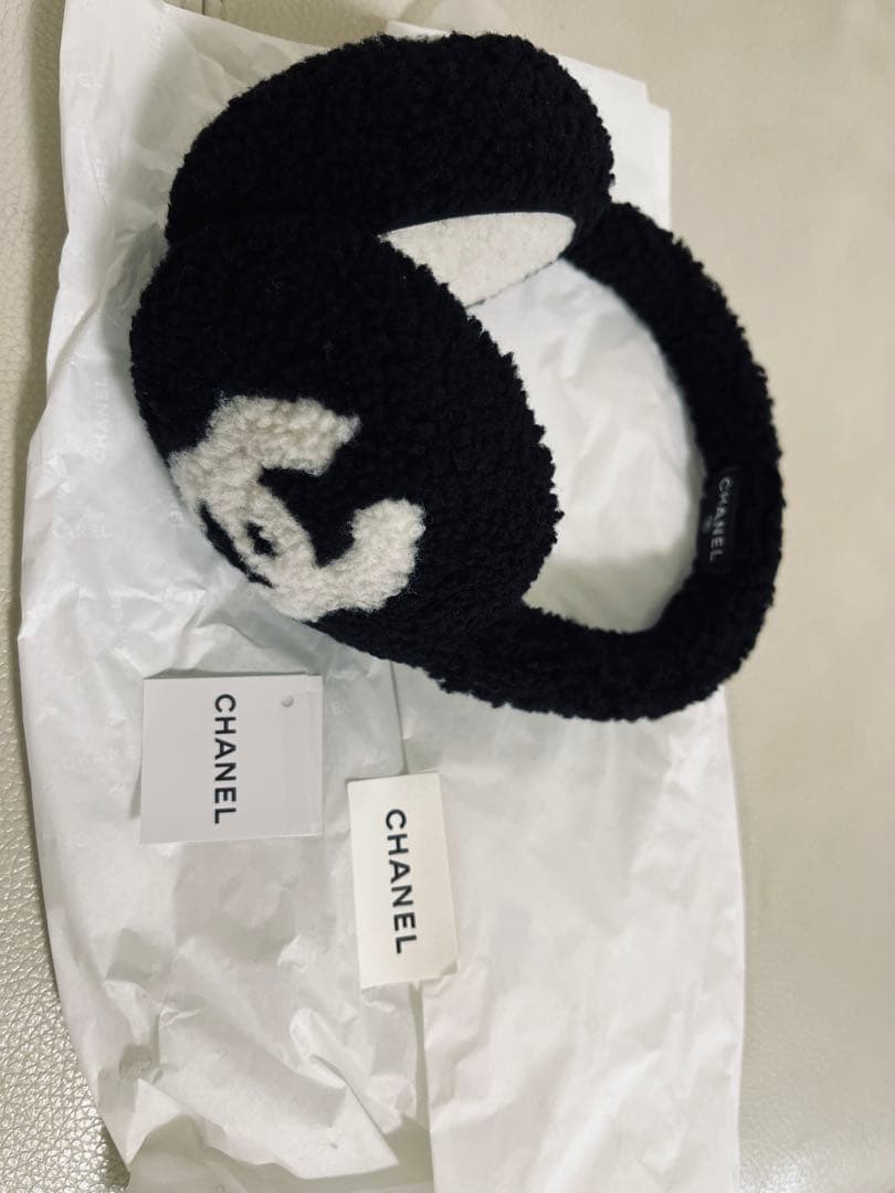Chanel イヤーマフ 黒 ブラック chanel 25b 最新作