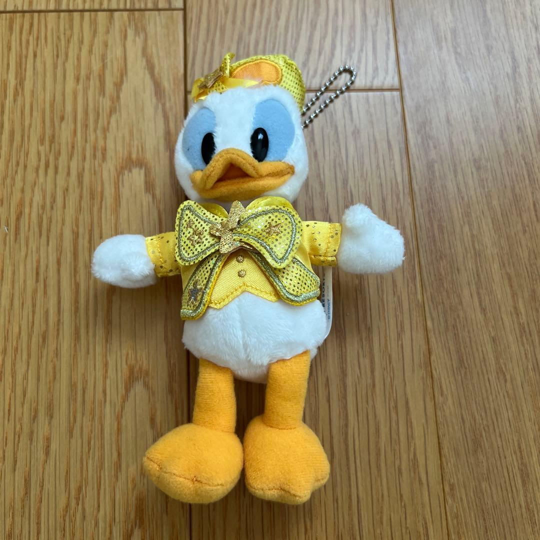ディズニー40周年 ドナルド ぬいぐるみキーホルダーバッチ - メルカリ