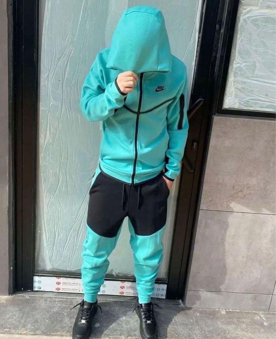 NIKE ナイキ テックフリース ティファニー セットアップRYKY eyden