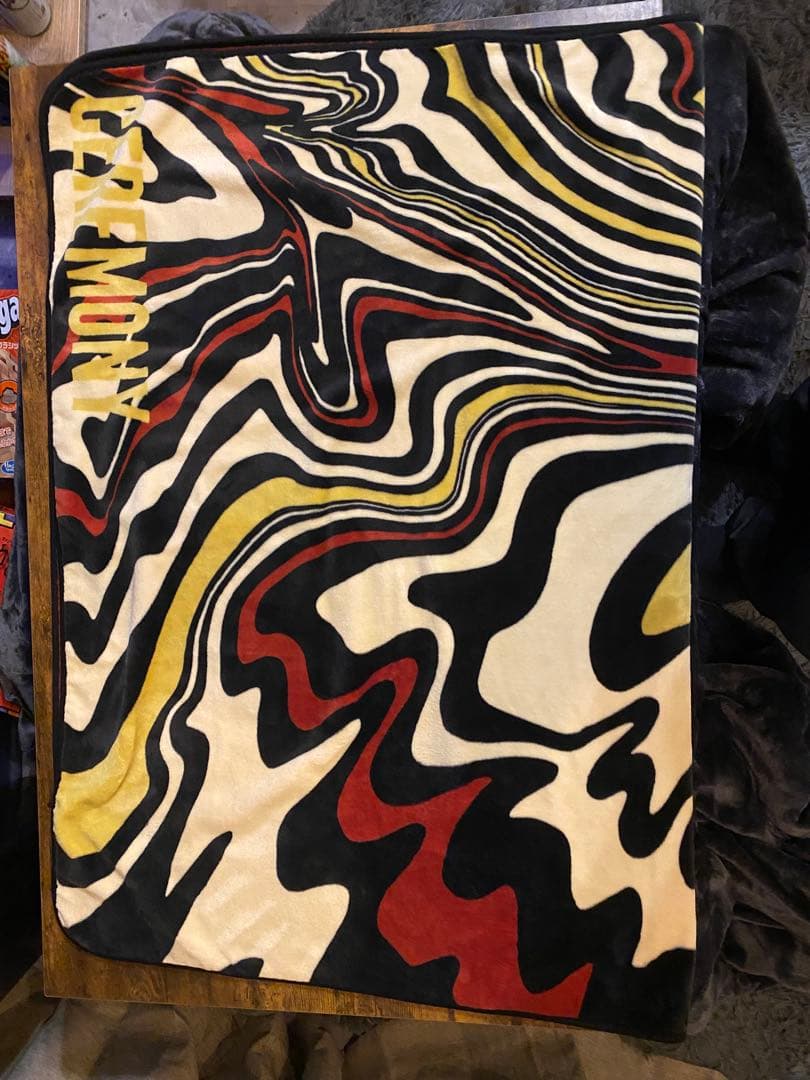 King Gnu 波模様ブランケット