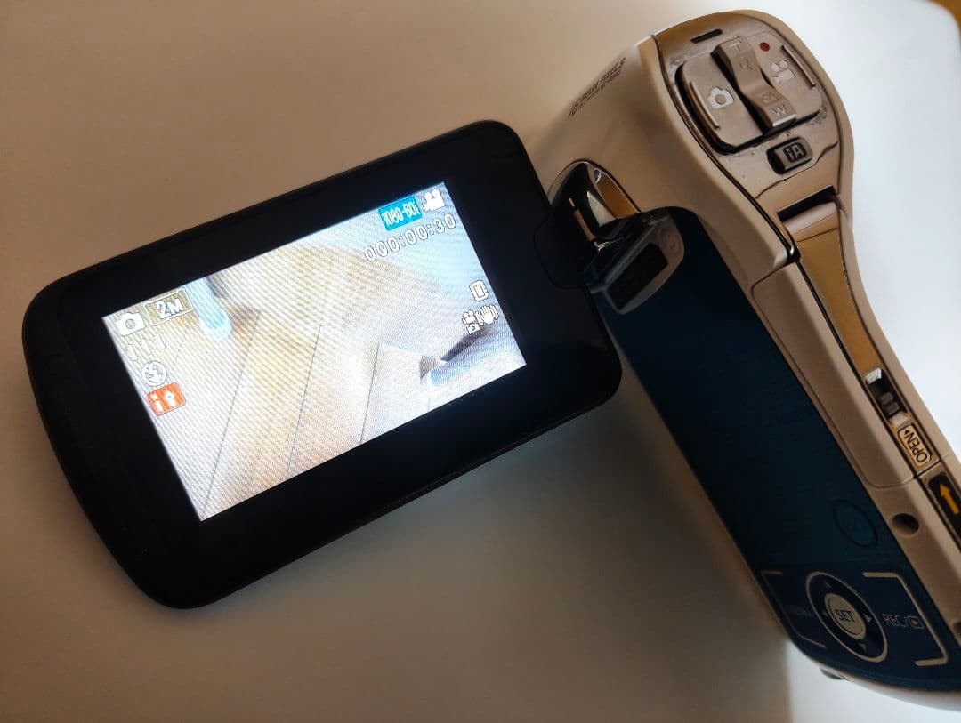 ✨️美品✨️Panasonic HX-WA10 防水ビデオカメラ 収納ポーチ付 - メルカリ