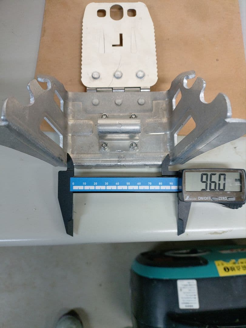 テレマーク専用アイゼン スキークランポンAT-9Nアイゼくん - メルカリ