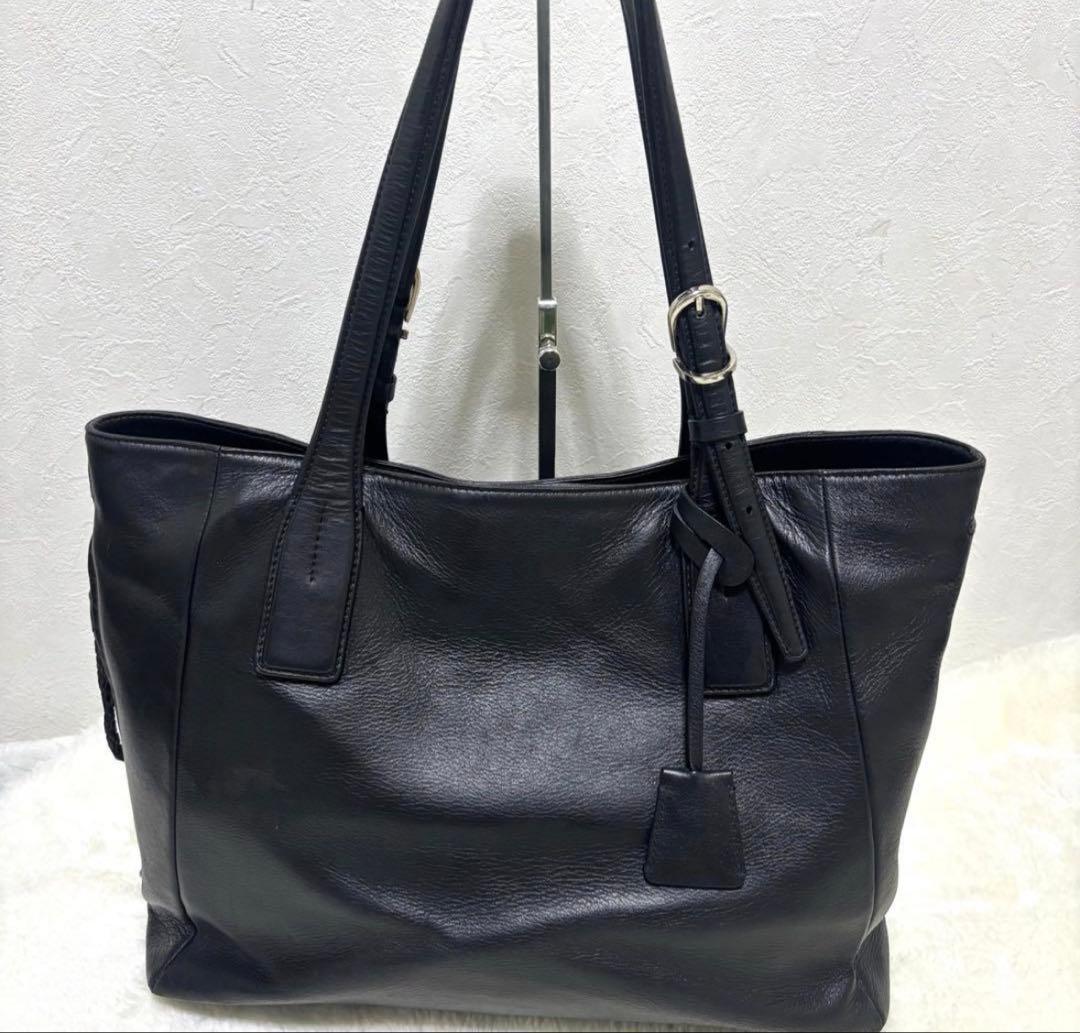 Pid トートバッグ A4可能 ブラック 撥水 革 チャーム付　肩掛け P.I.D トートバッグ ピーアイディー「P.I.D」高機能撥水レザートート