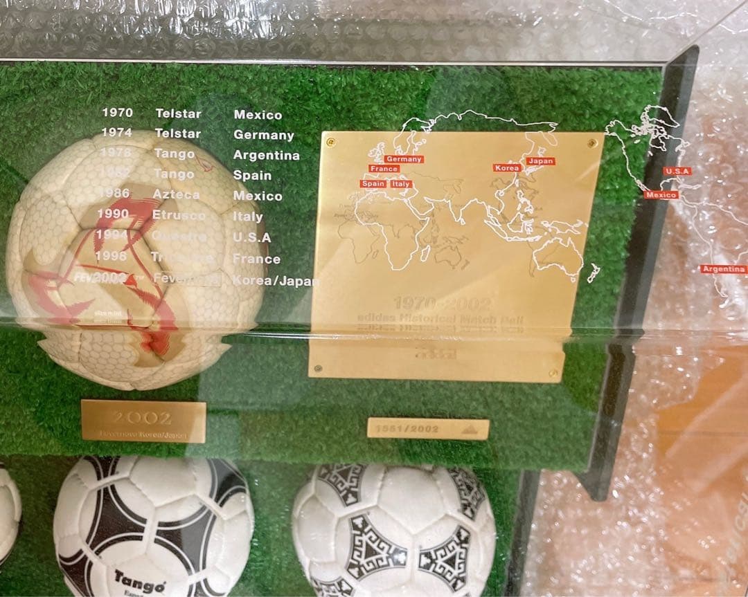 希少】 ワールドカップ アディダス ヒストリカルマッチボール1970-2002