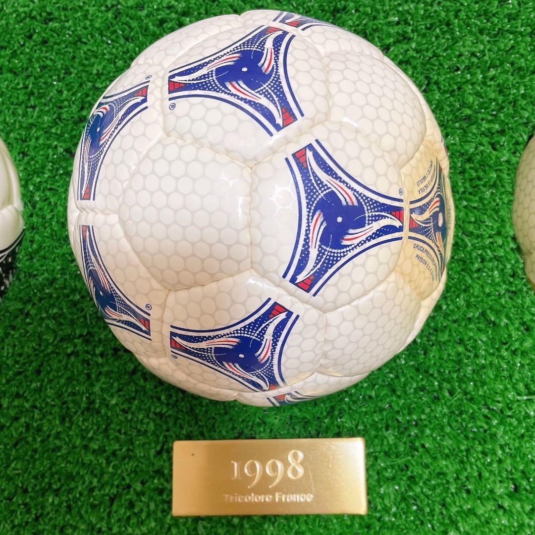 希少】 ワールドカップ アディダス ヒストリカルマッチボール1970-2002