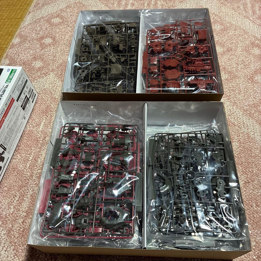 HMMサーベルタイガーCAとレッドホーン