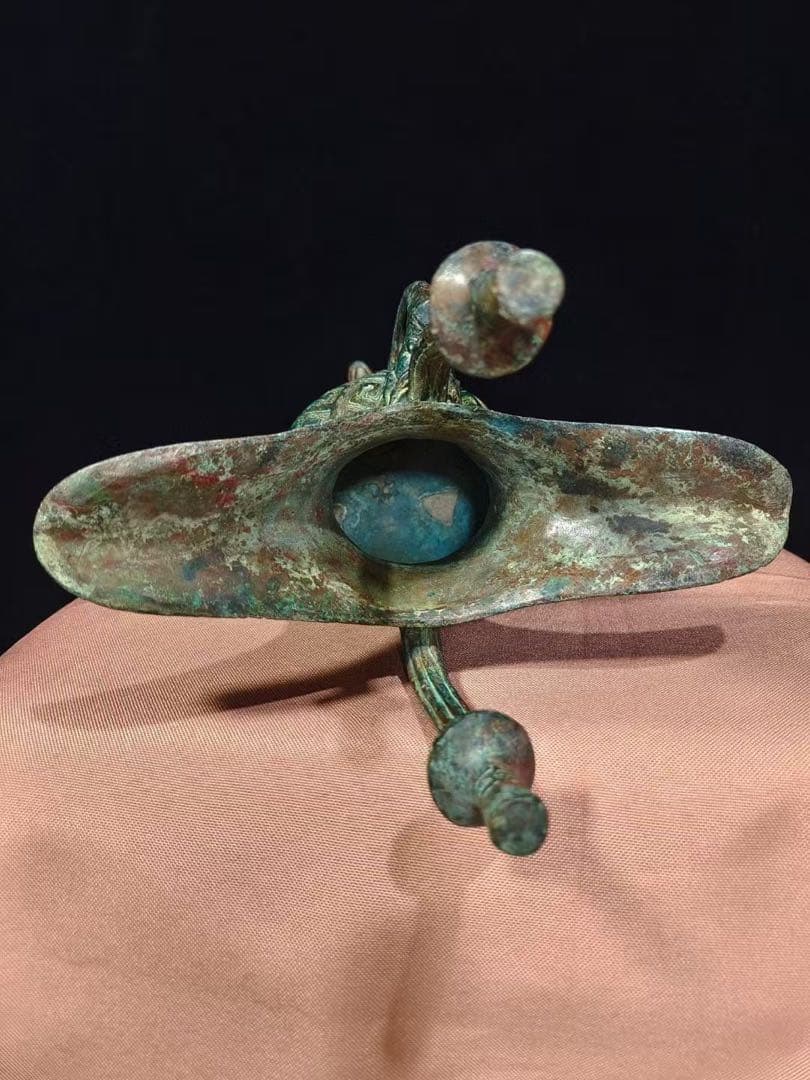 中国古美術品.旧蔵珍品·古青銅器【勾連雷文双流爵】三脚儀式器／古代風