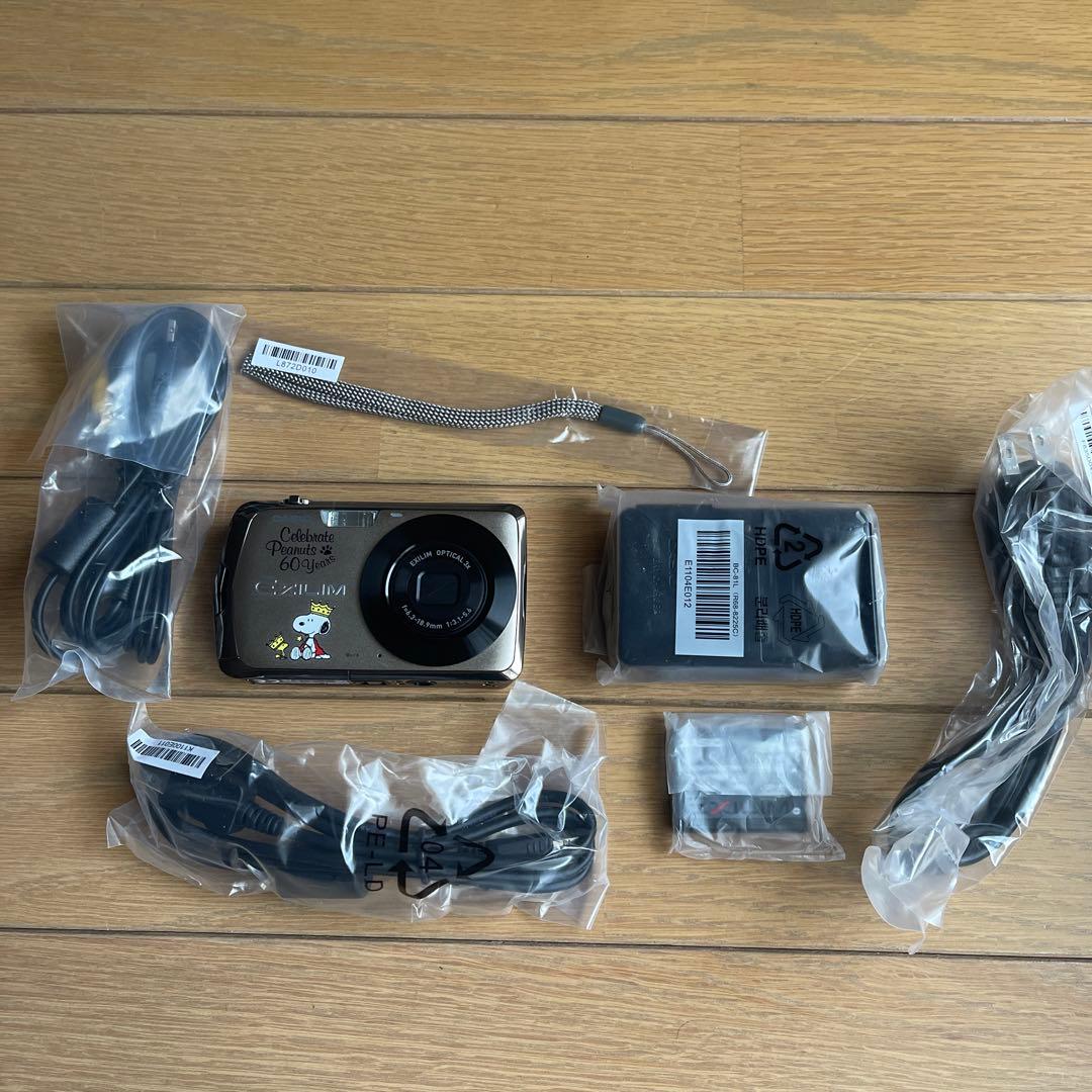 CASIO EXILIM EX-Z330 スヌーピー 60周年記念 - メルカリ