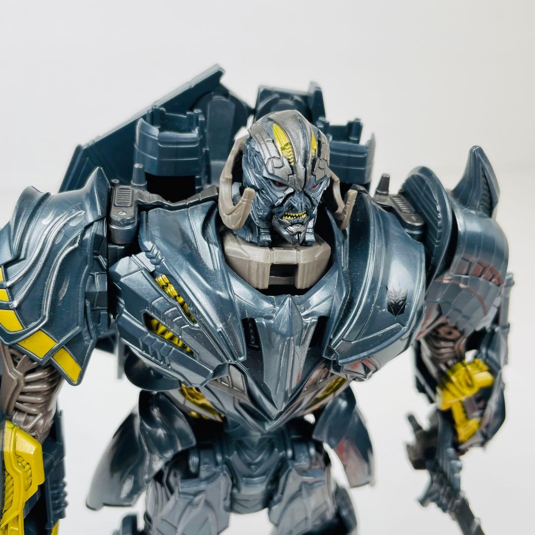 トランスフォーマーキャリバーオプティマスプライム　ブラックアウト