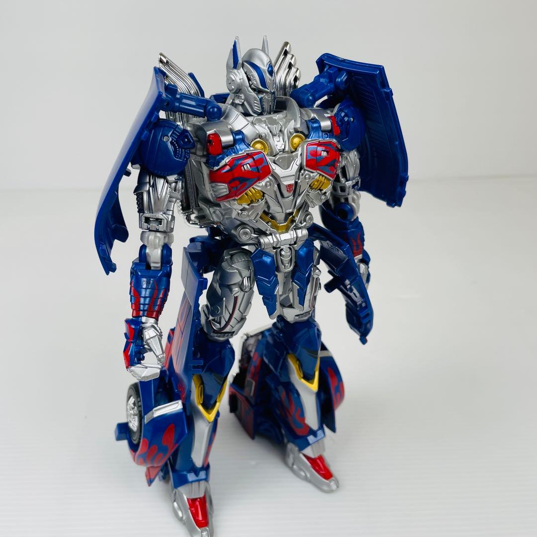 トランスフォーマーキャリバーオプティマスプライム　ブラックアウト