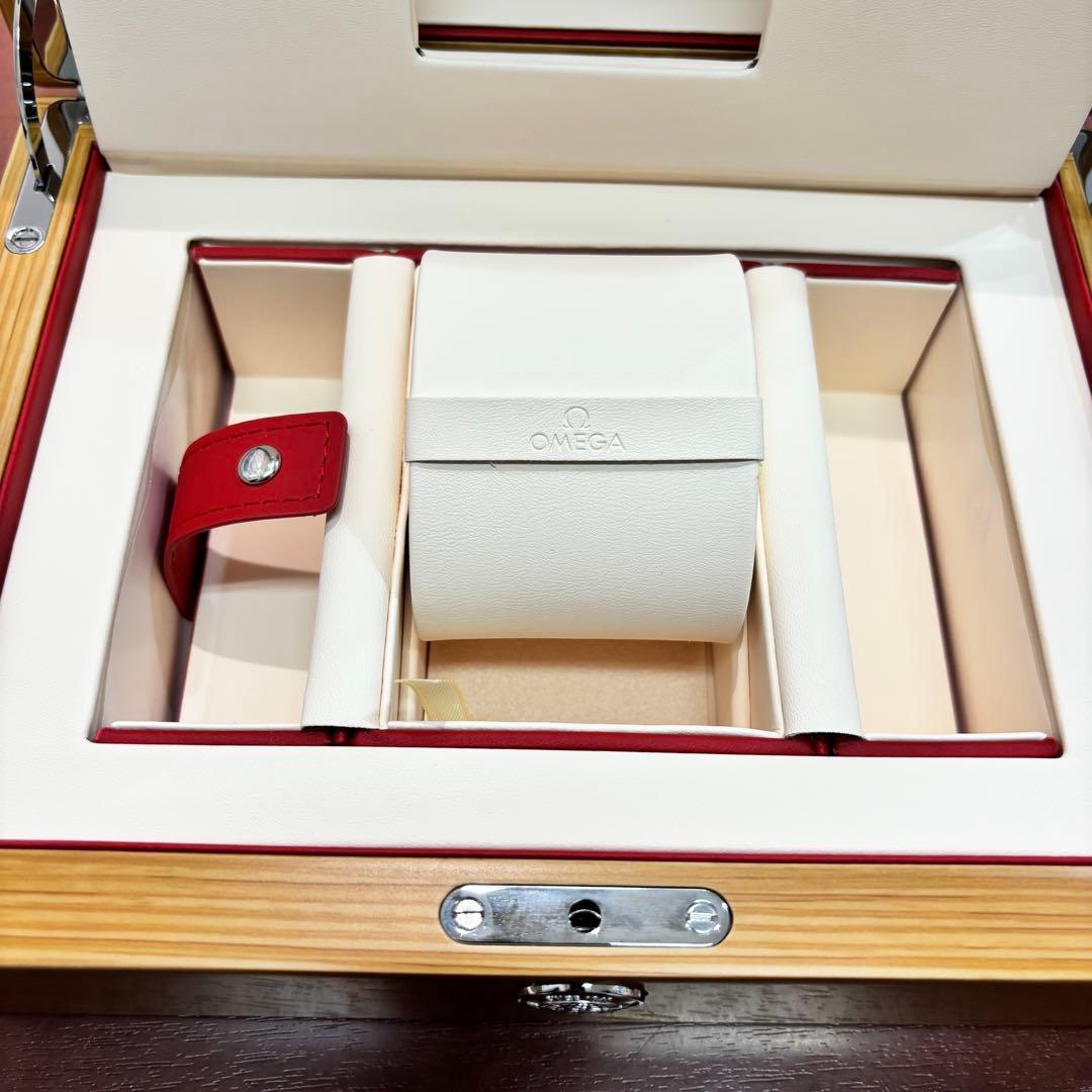 OMEGA 木製 時計ケース シーホースピンバッチ付き